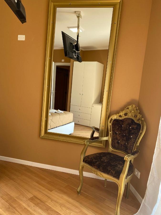 Villa Castello Only Room Limone sul Garda Luaran gambar