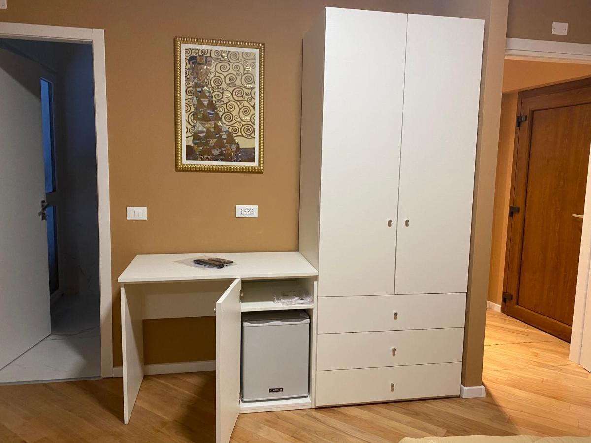 Villa Castello Only Room Limone sul Garda Luaran gambar