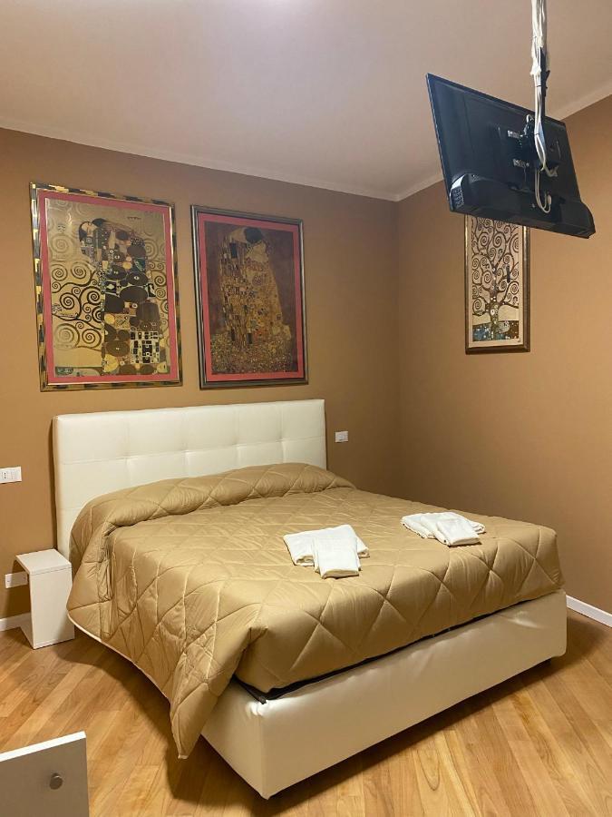 Villa Castello Only Room Limone sul Garda Luaran gambar